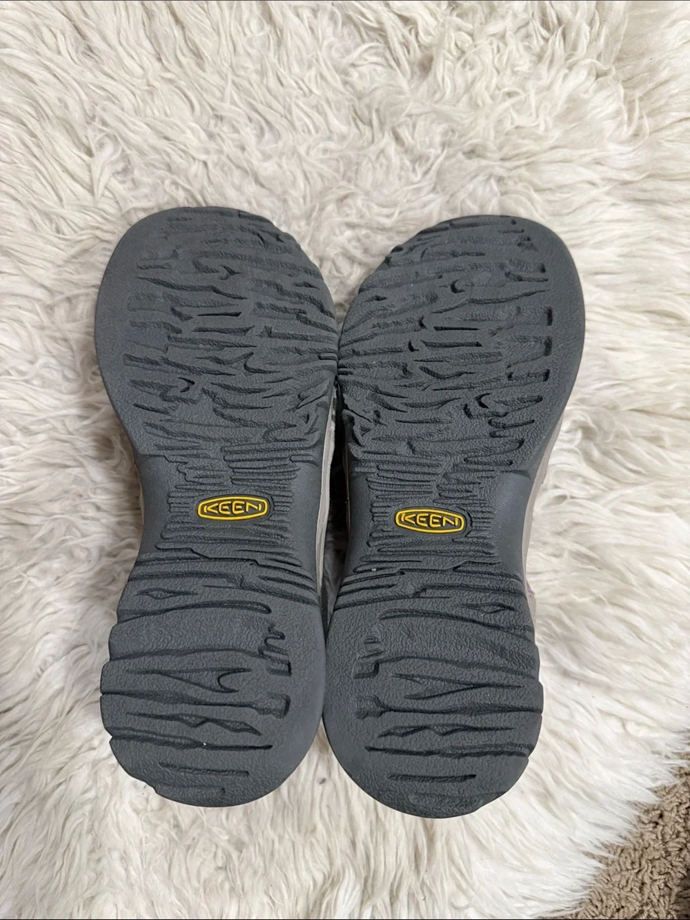 Keen‎ Whisper Womens Size 8.5 Gray Purple Walking Outdoor Hiking Slip-On Sandals